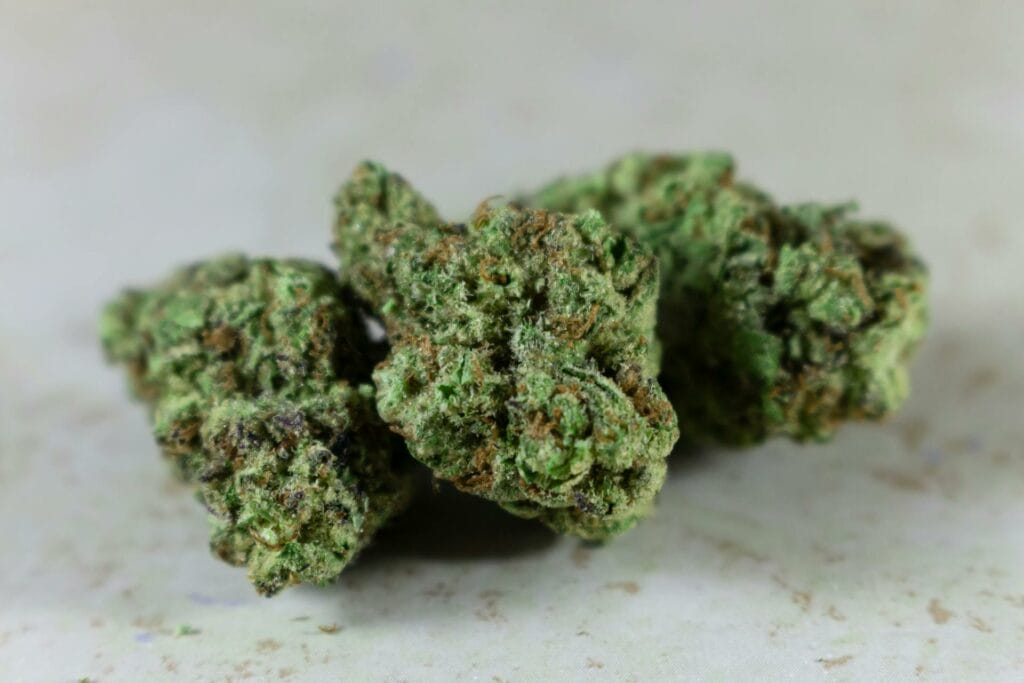 Best Indica Online in Canada | Buy Weed Packs Canada